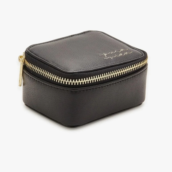 🎉HP🎉 Pura Vida Faux Leather Jewelry Case - Picture 2 of 6